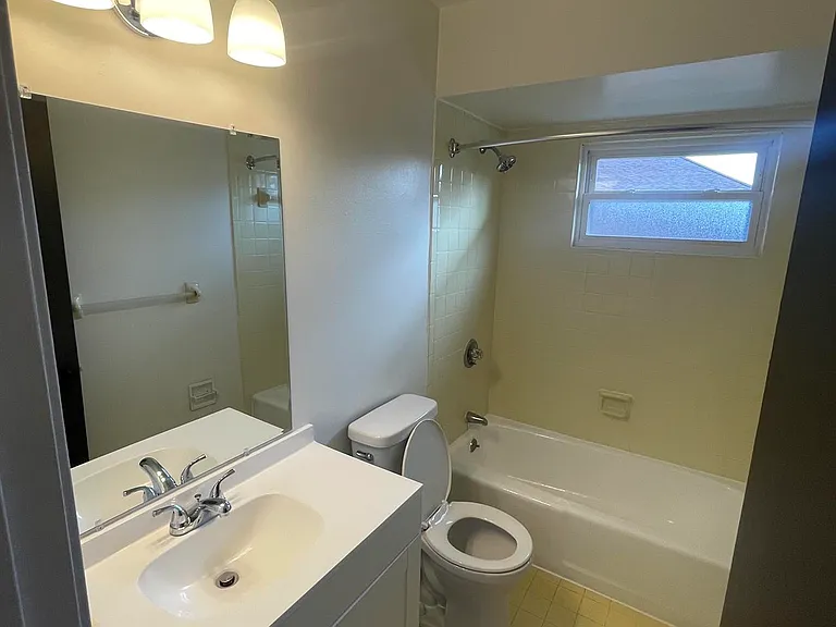 1824 Mears Avenue — Photo 3