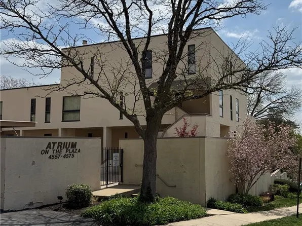 4579 Walnut St, Kansas City, MO 64111