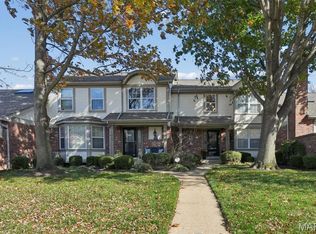 1904 Dewitt Ridge Dr, Chesterfield, MO 63017