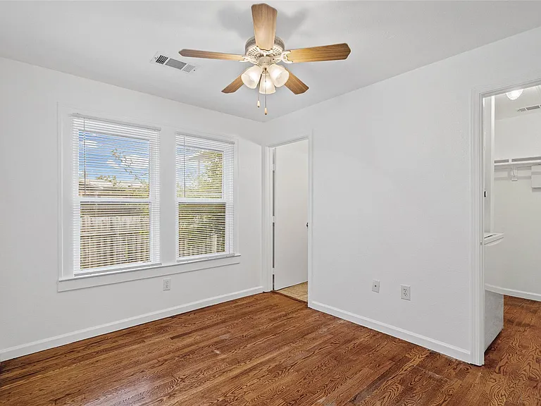 1307 Concho St #A — Photo 12