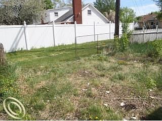 5th image of 2061 Austin Ave