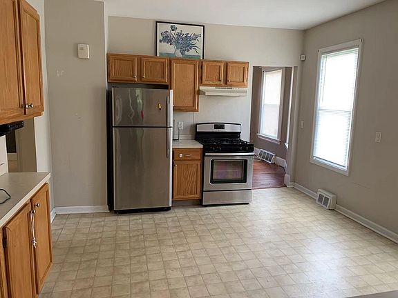 5th image of 76 Harbor Ave Floor 1