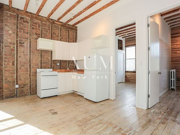 3rd image of 196 Saint Nicholas Ave APT 4
