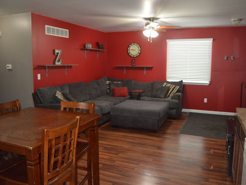 2nd image of 42428 Orchard St