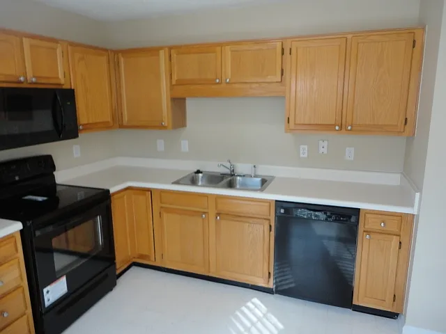 705 Cattail Cir — Photo 6