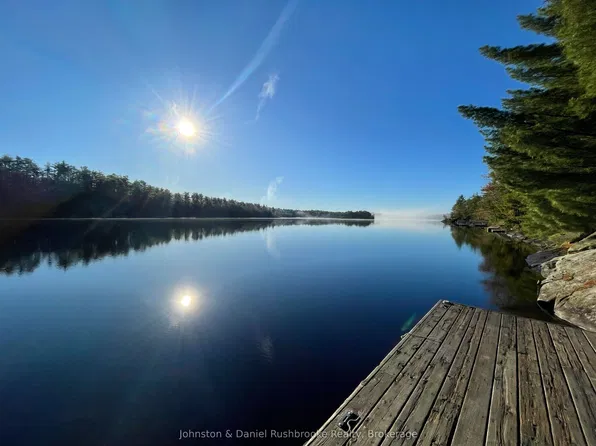 1277 & 1279 Woodland Dr, Gravenhurst, ON P0E 1G0