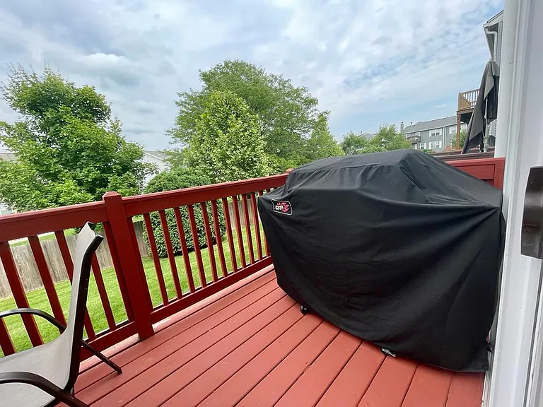 880 Genesee Dr — Photo 35