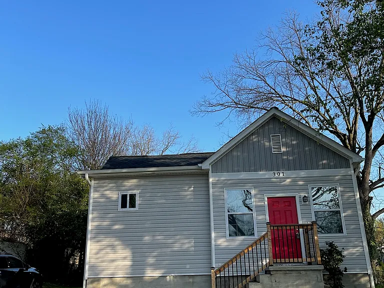 301 S Cloudman St — Photo 1