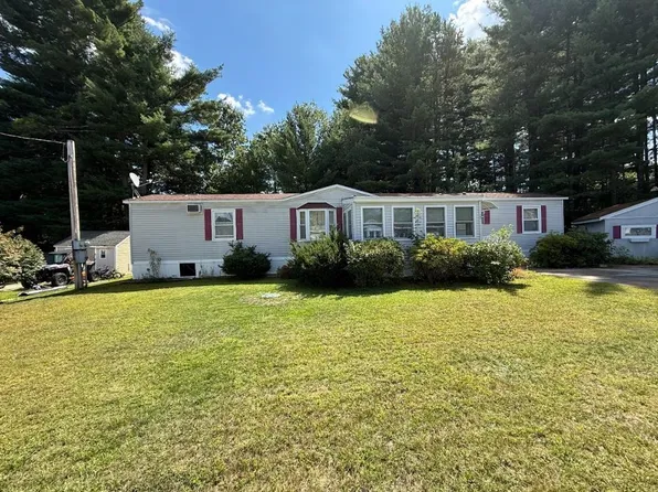 20 Martha Street, Nashua, NH 03062