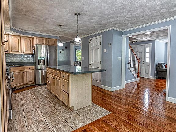 5th image of 11 Glenwood Dr