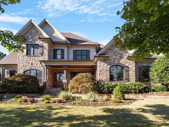 6013 Sarahcreek Ct, Raleigh, NC 27607