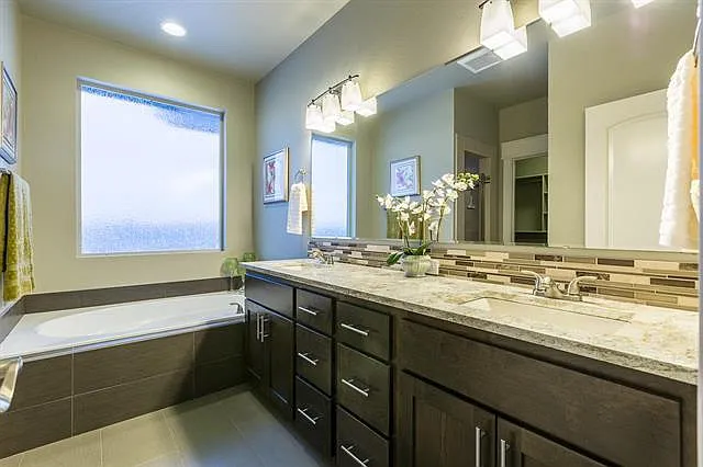 24387 Tombstone Ridge Ct — Photo 9