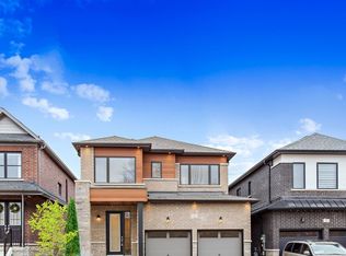 33 Calypso Ave, Springwater, ON L9X 2E3