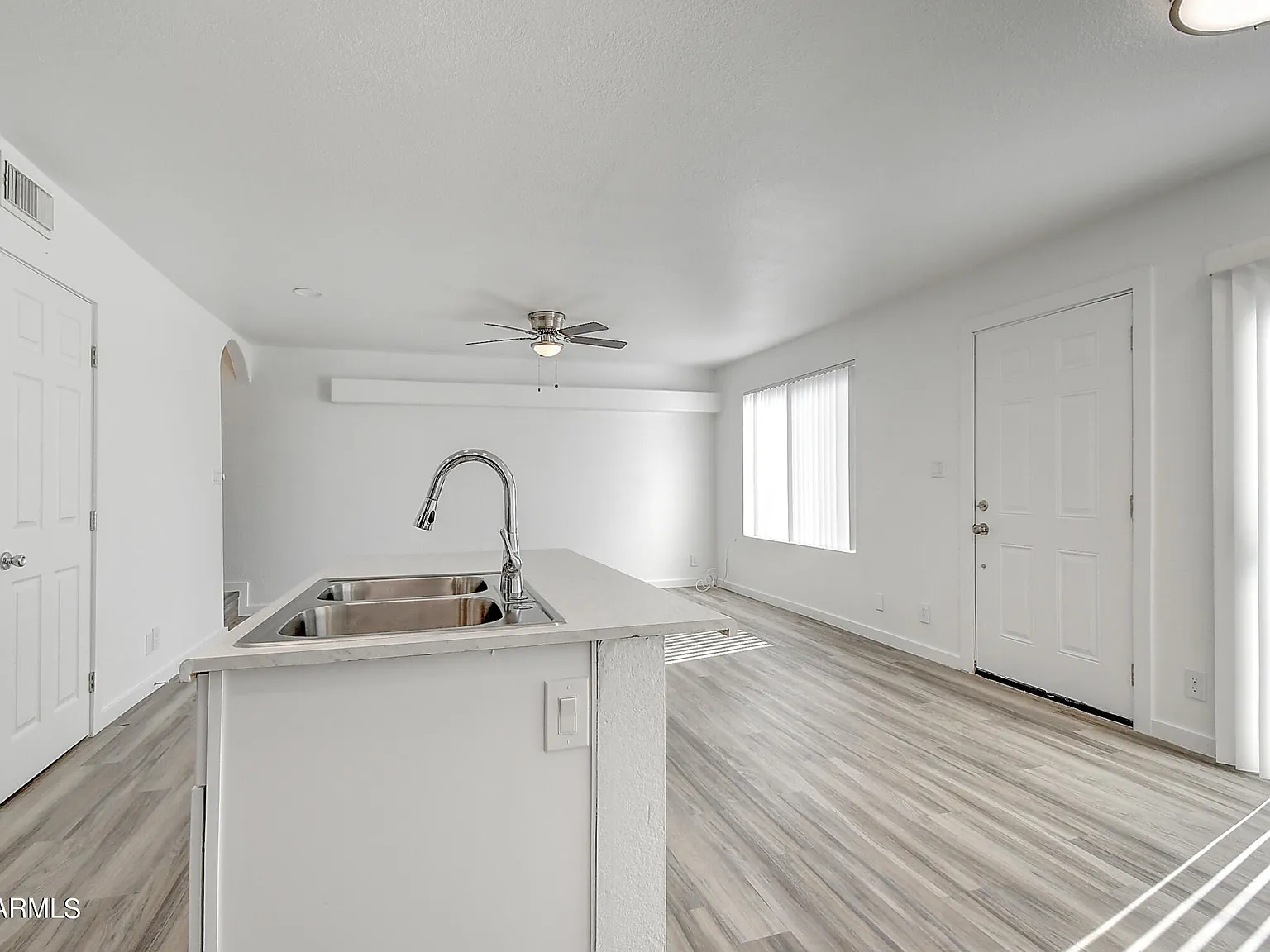 2 bed, 1.5 bath, 1000 sqft, $1,550 — Photo 4
