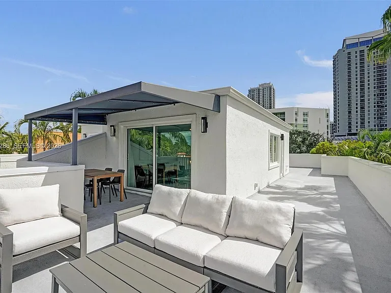 453 SW 5th Ave — Photo 70