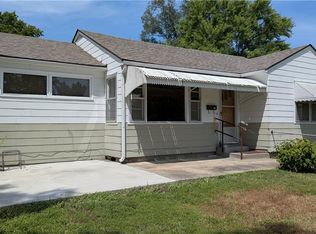 219 N McKissock St, Pleasant Hill, MO 64080