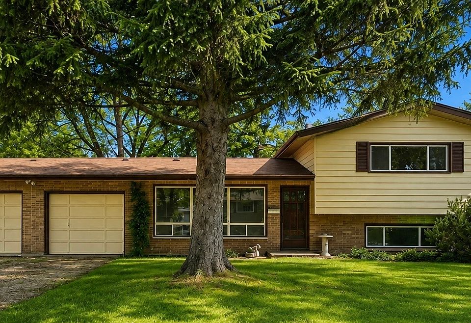 1st image of 641 Clover Rd