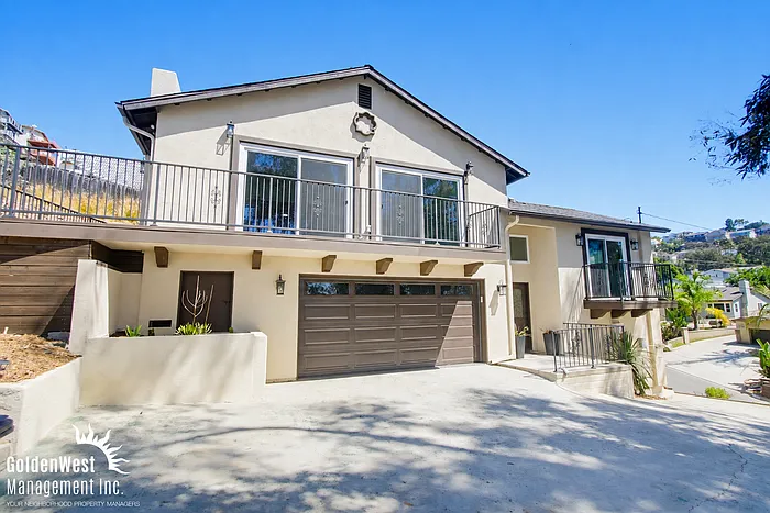 4 bed, 2.5 bath, 1694 sqft, $5,200 — Photo 2