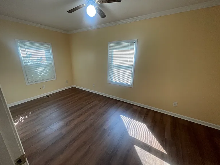 5211 River Rd — Photo 18
