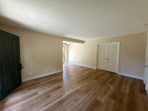 343 Streamwood Photo 1