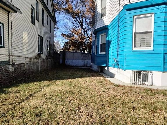 2nd image of 867-869 S 17th St Unit 2