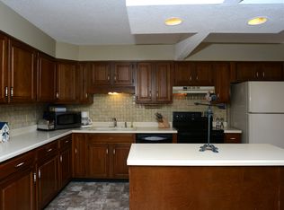 2826 S Forest Ave, Independence, MO 64052