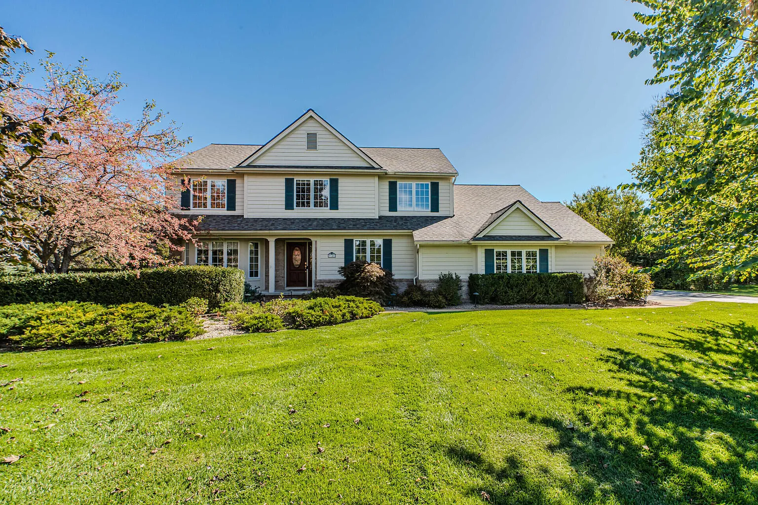 9145 Yorkshire Dr photo 1