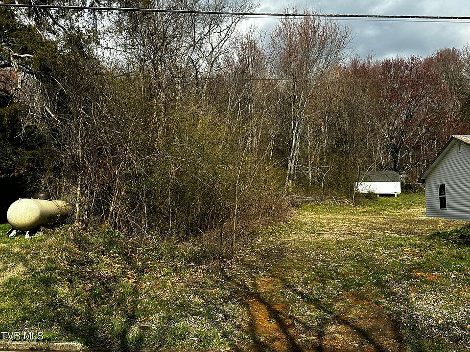 2nd image of 1042 W Vann Rd