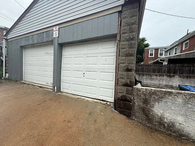 Arch St 1201 — Photo 19