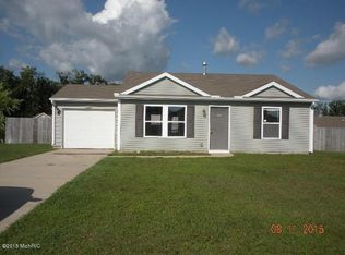 1411 Ellington Dr, Kalamazoo, MI 49009