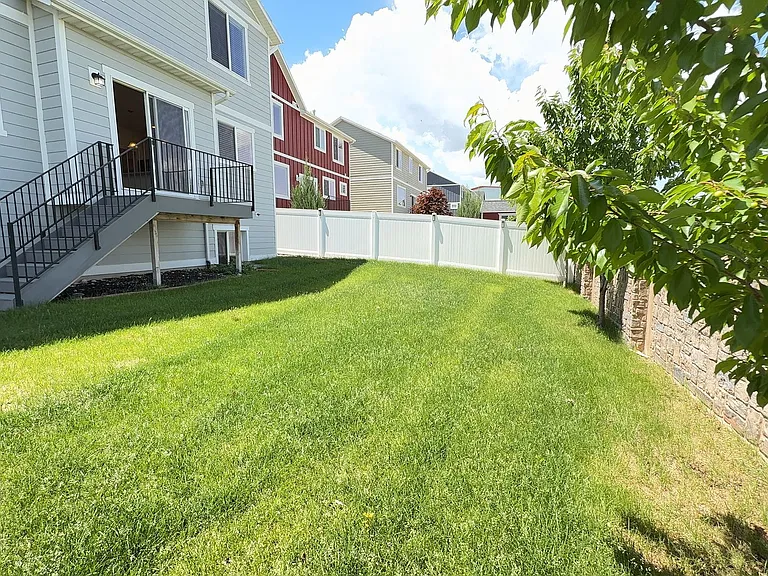 3486 W Beckham Dr — Photo 18