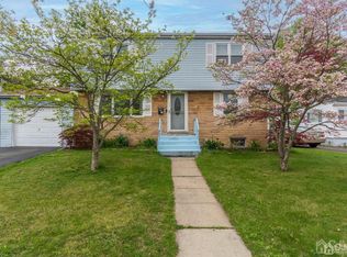 75 Lawrence St, Fords, NJ 08863