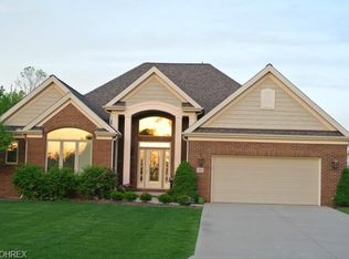 60 Brighton Dr, Aurora, OH 44202