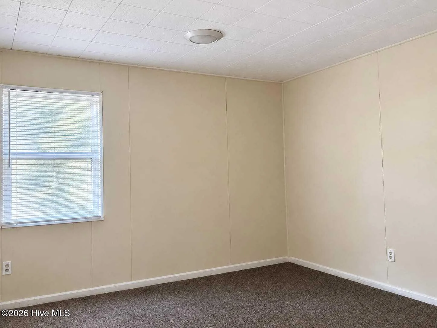 3 bed, 1.5 bath, 1545 sqft, $1,350 — Photo 4