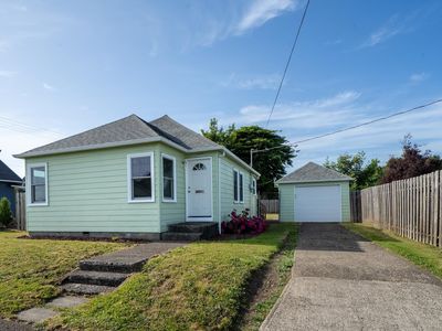 1108 4th St, Tillamook, OR, 97141