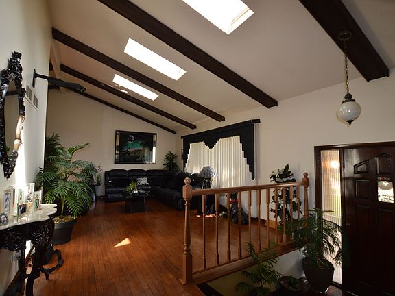 4th image of 8748 S 82nd Ct