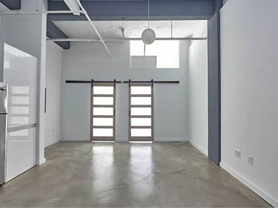 1st image of 44 Berry St APT 3B