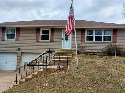 200 Highland Rd, Lansing, KS, 66043