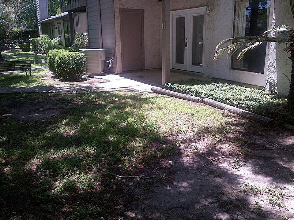 1st image of 11 Hideaway Dr