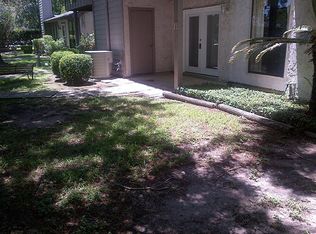 11 Hideaway Dr, Friendswood, TX 77546