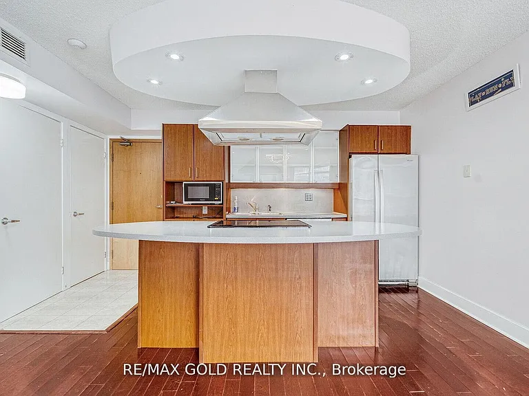 550 Queens Quay W #509 — Photo 7