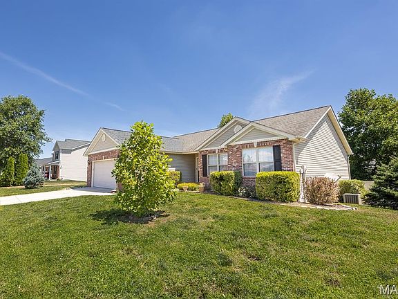 3rd image of 2798 London Ln