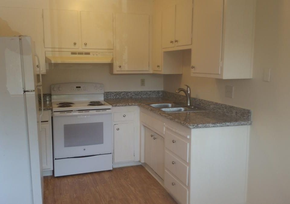 2nd image of 920 Villa Ave APT 5