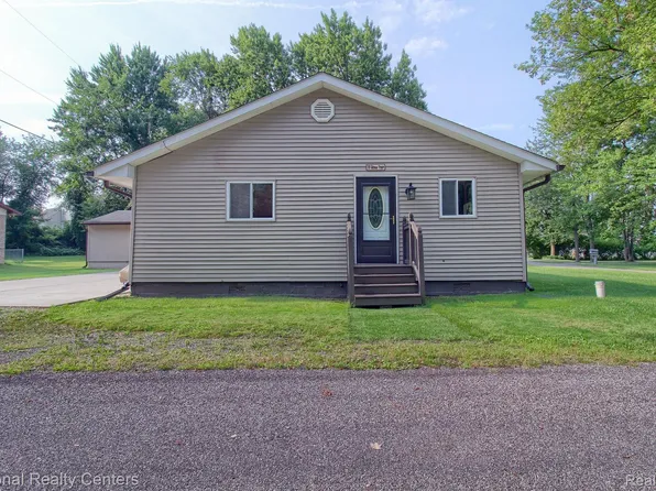 210 Herman St, Novi, MI 48377