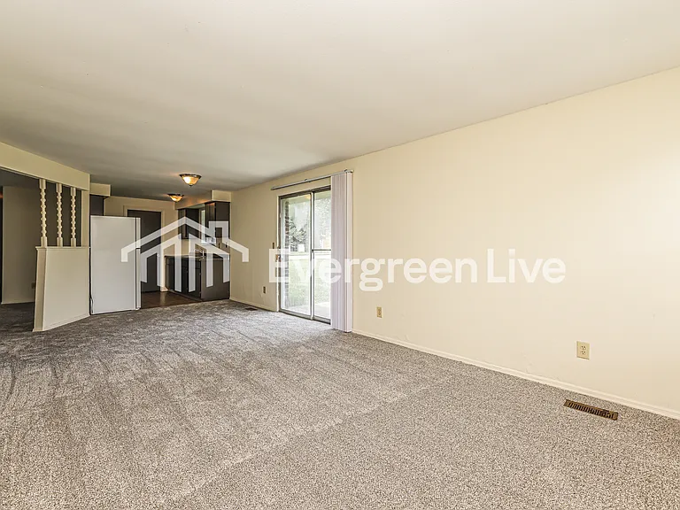 7398 Calmcrest Ct — Photo 6
