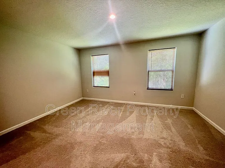 5953 Creekside Crossing Dr — Photo 18