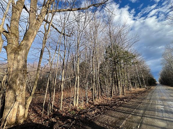4th image of 2 Commons Rd