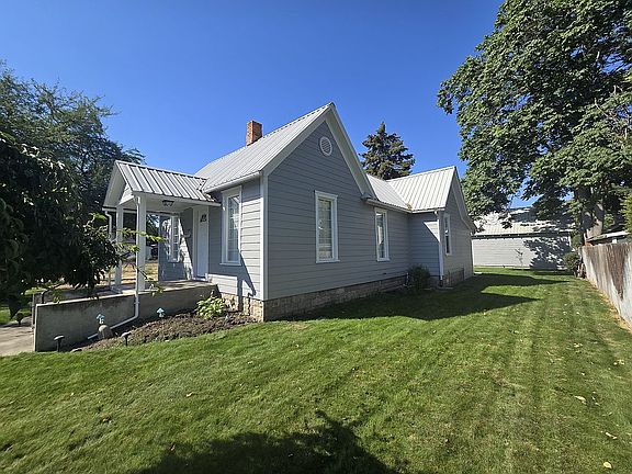 3rd image of 636 2nd St