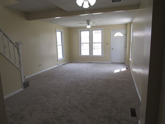 4th image of 618 W Park Dr