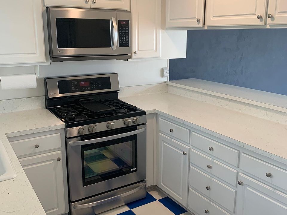 2nd image of 91 Lincoln Dr